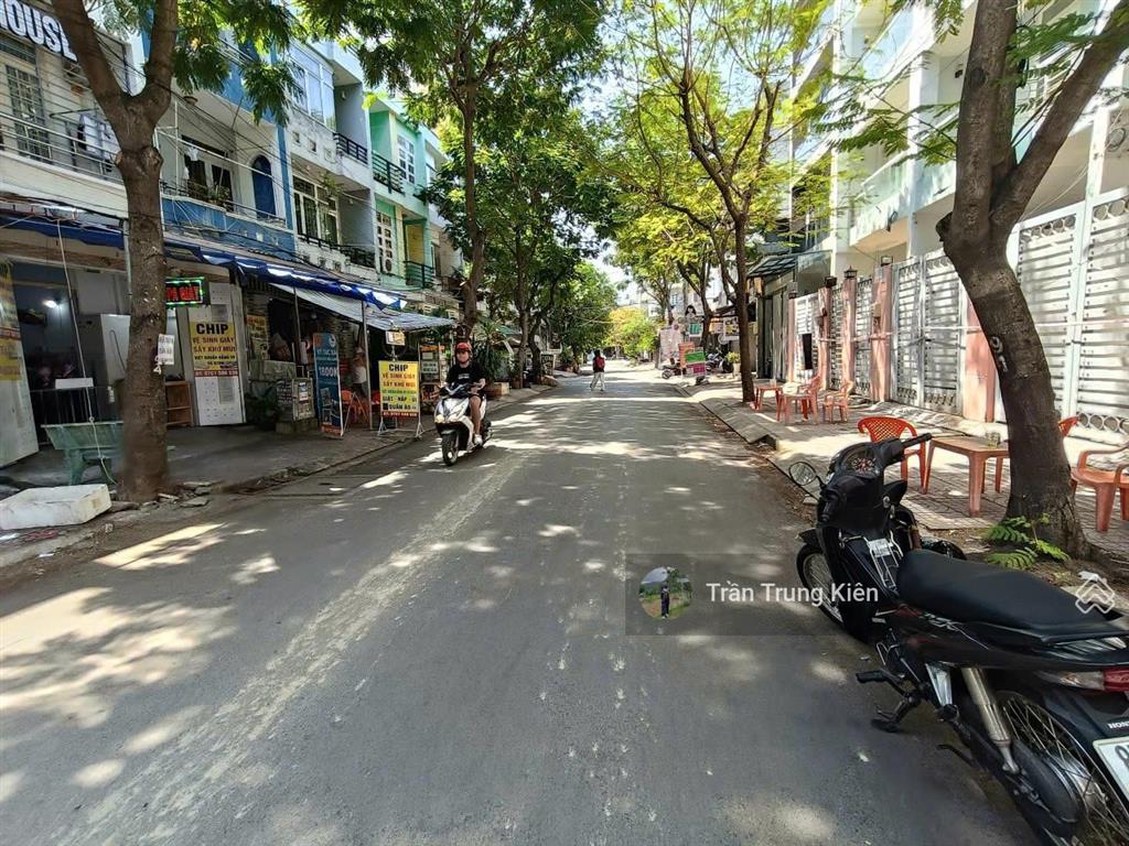 Bán lô đất mặt tiền siêu đẹp cách đại học văn lang chỉ 100m  4.2x24m, giá chỉ 11.5 tỷ tl