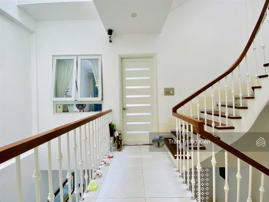 Bán nhà 4 tầng 8 phòng đường bùi hữu nghĩa, p.2, bình thạnh (6x16m) cho thuê lên đến 60tr/tháng.