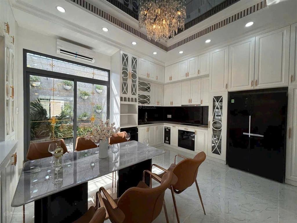 Căn nhà thương hiệu bùi thị xuân quận 1  khai thác thu nhập usd tốt