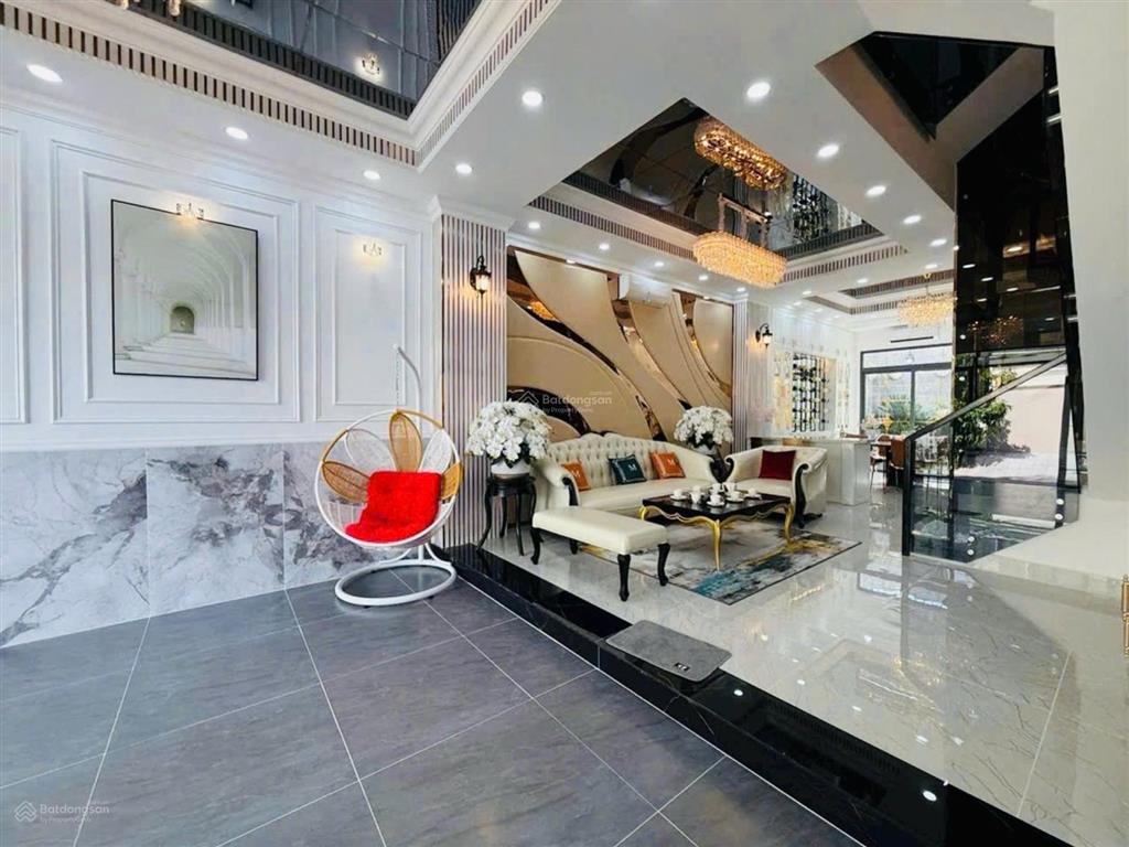 Căn nhà thương hiệu bùi thị xuân quận 1  khai thác thu nhập usd tốt