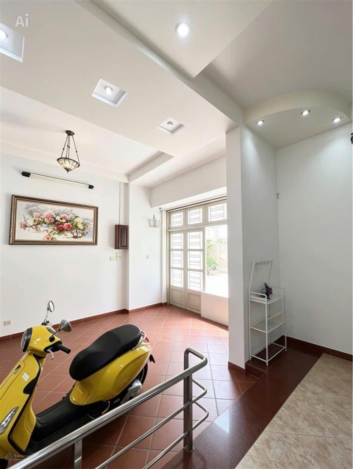 Chủ gấp bán!! mặt tiền thụt kinh doanh ngay nguyễn bỉnh khiêm q1