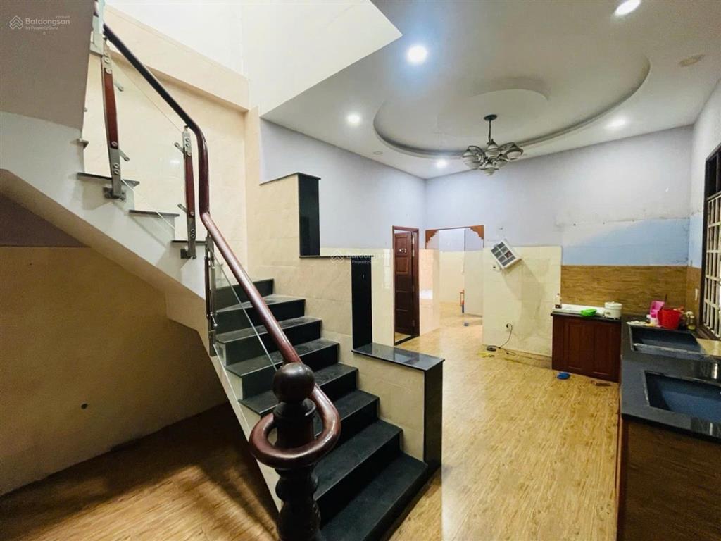 Mặt tiền võ văn kiệt quận 1  khai thác thu nhập tốt