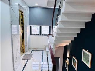 Mặt tiền trần khắc chân q1  5 sàn vuông vức  dòng tiền 600tr/năm