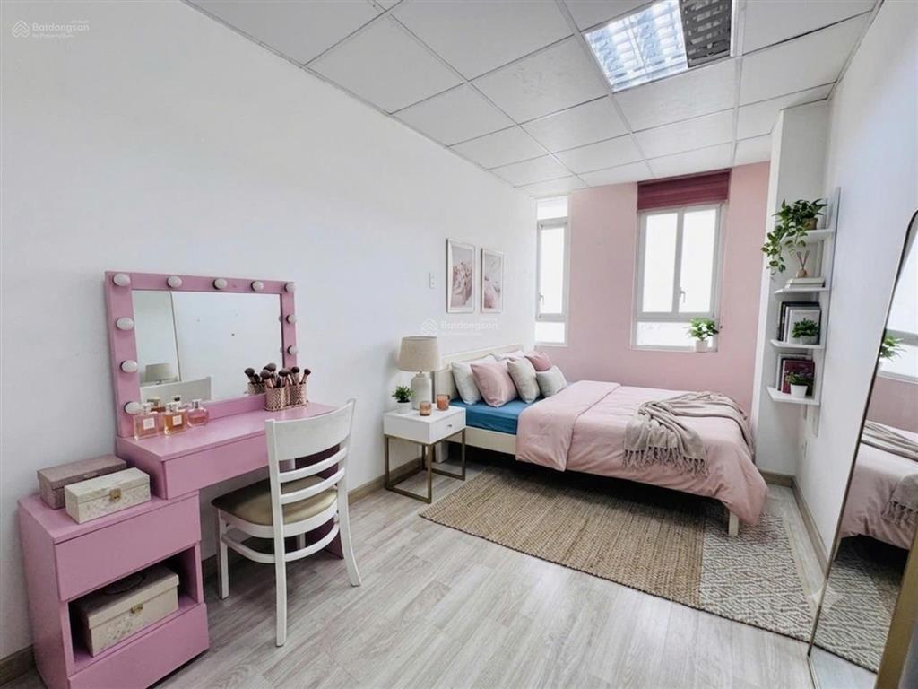 Mặt tiền quận 1 có thang máy  thu nhập tốt hàng năm