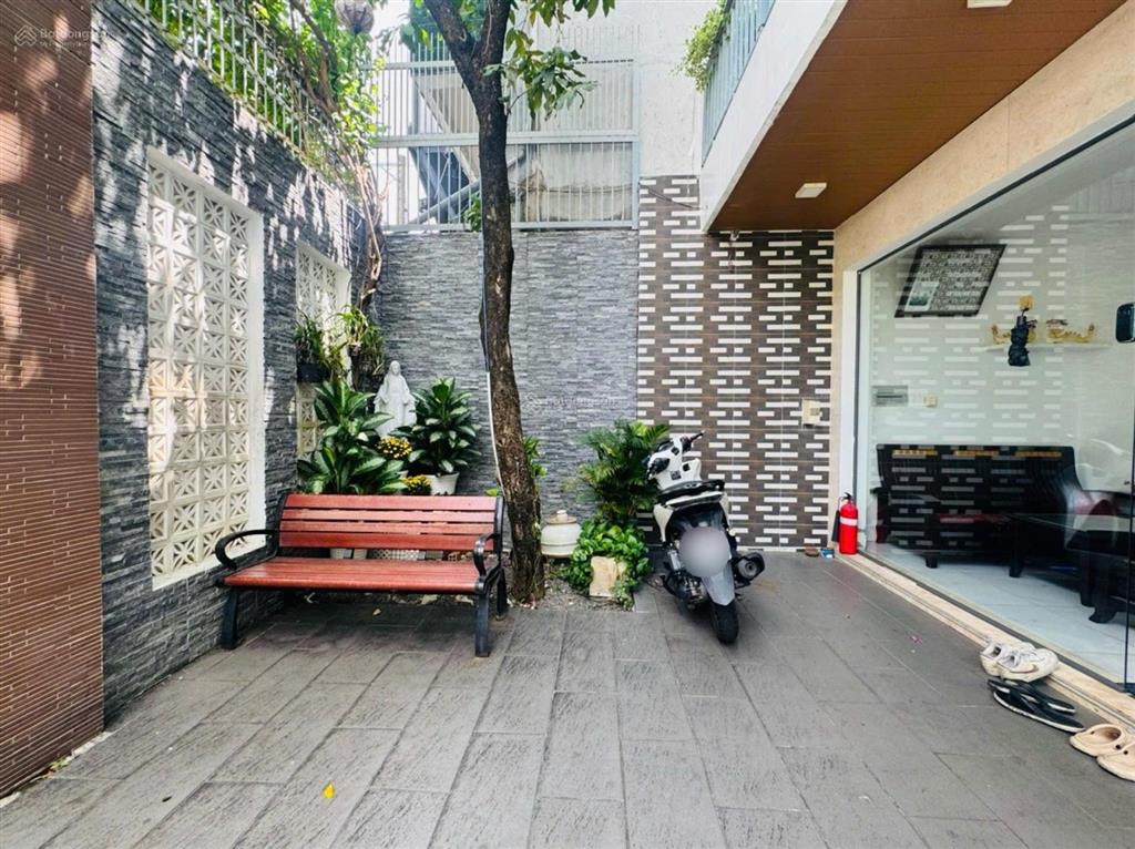 Tỷ suất lợi nhuận trên 3%  nhà mặt tiền đặng dung quận 1