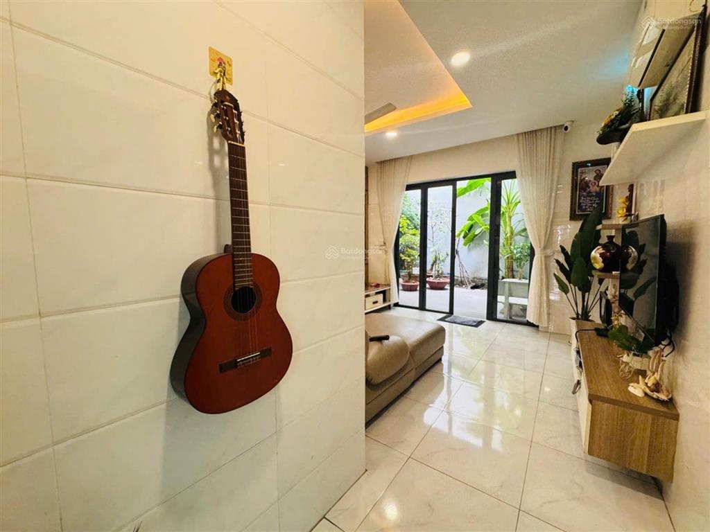 Ngộp! mặt tiền trần khánh dư quận 1  dòng tiền 800tr/năm