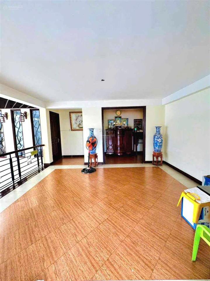 Chủ gấp bán!! mặt tiền vàng trần hưng đạo quận 1  thu nhập 70tr/tháng