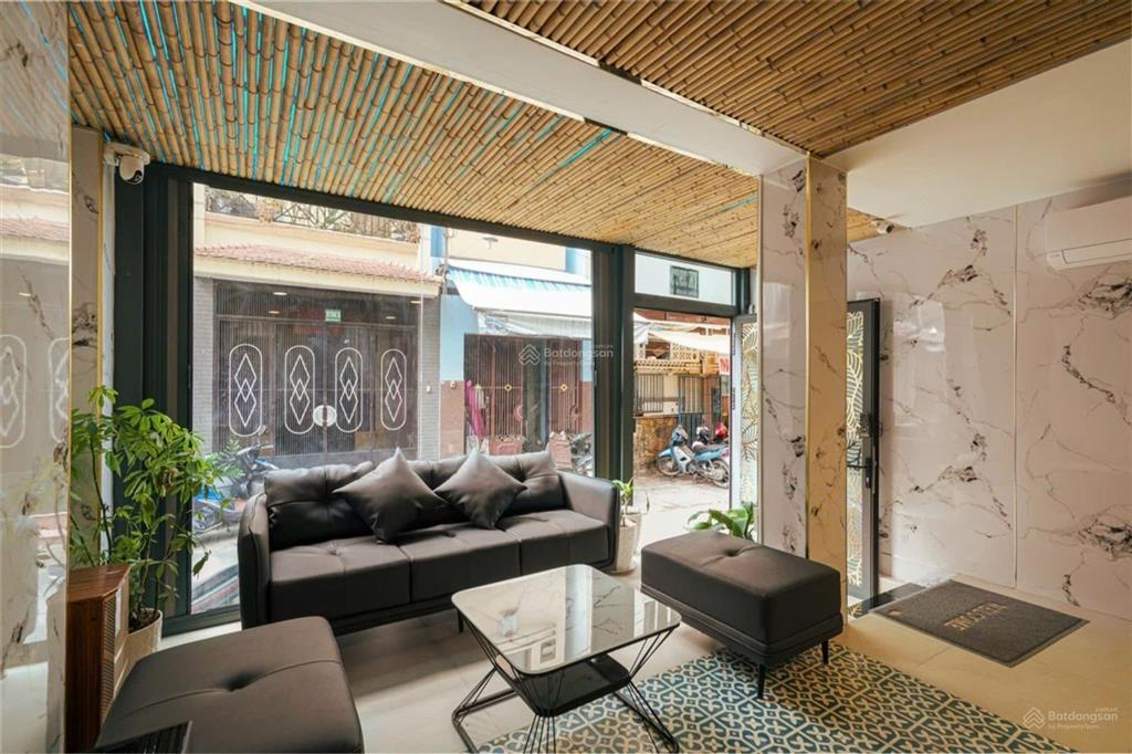 Dòng tiền 1,5tỷ/ năm  toà nhà trần hưng đạo bến thành quận 1  12pn  có thang máy