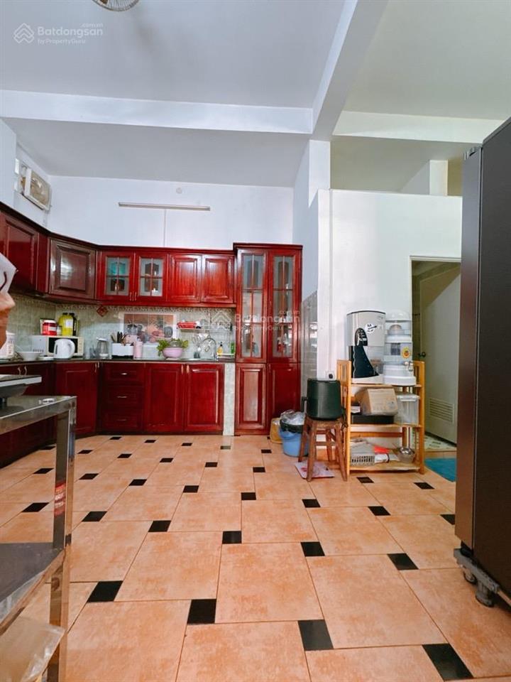 Nhà trần hưng đạo quận 1  xe tải đỗ cửa  ngang 6,5m
