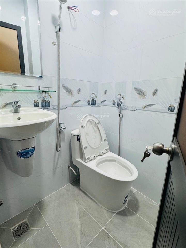 Nhà đẹp ở ngay  4 tầng  26m2 nguyễn kiệm phú nhuận  3.58 tỷ (tl)