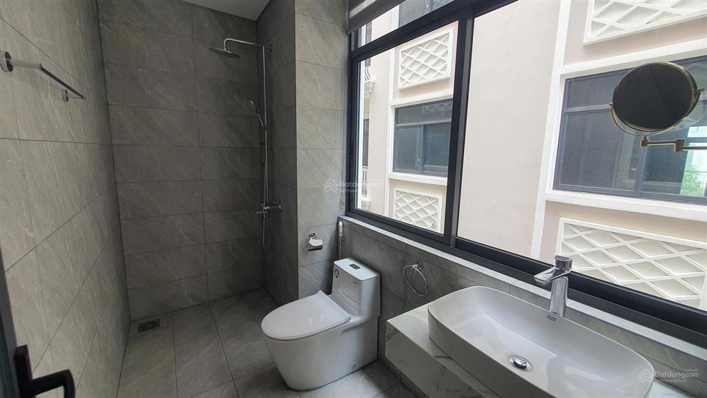 Nhà mới giá tốt, hoàn thiện cao cấp dtxd đến 279m2, có máy lạnh, bếp. giá tốt nhất