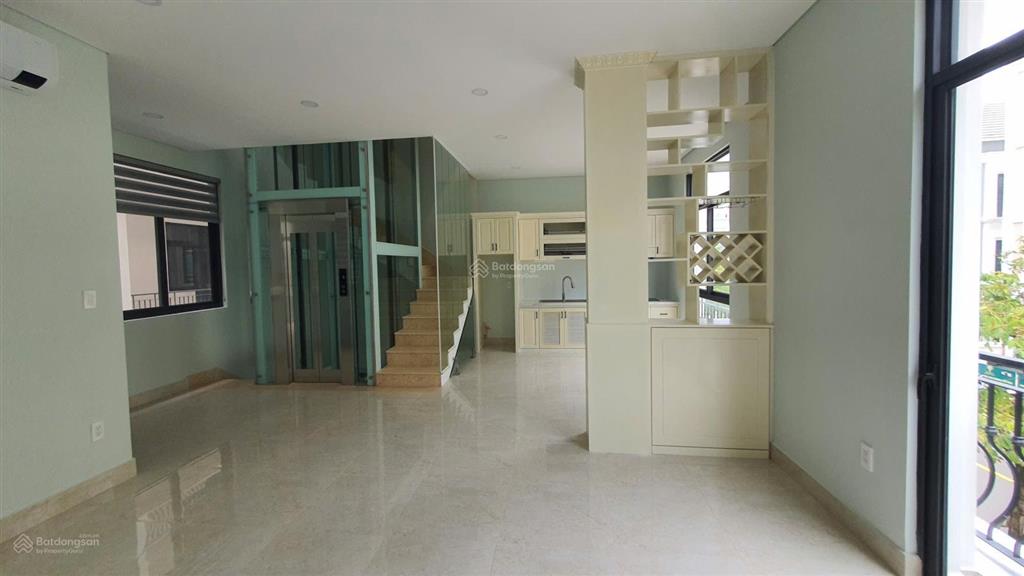 Nhà mới giá tốt, hoàn thiện cao cấp dtxd đến 279m2, có máy lạnh, bếp. giá tốt nhất