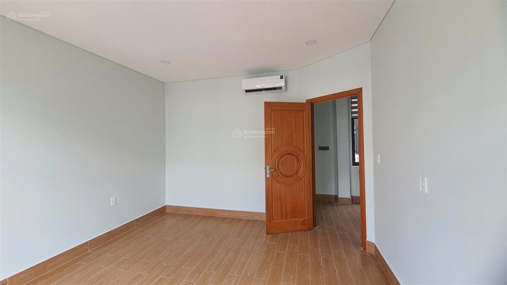 Nhà mới giá tốt, hoàn thiện cao cấp dtxd đến 279m2, có máy lạnh, bếp. giá tốt nhất