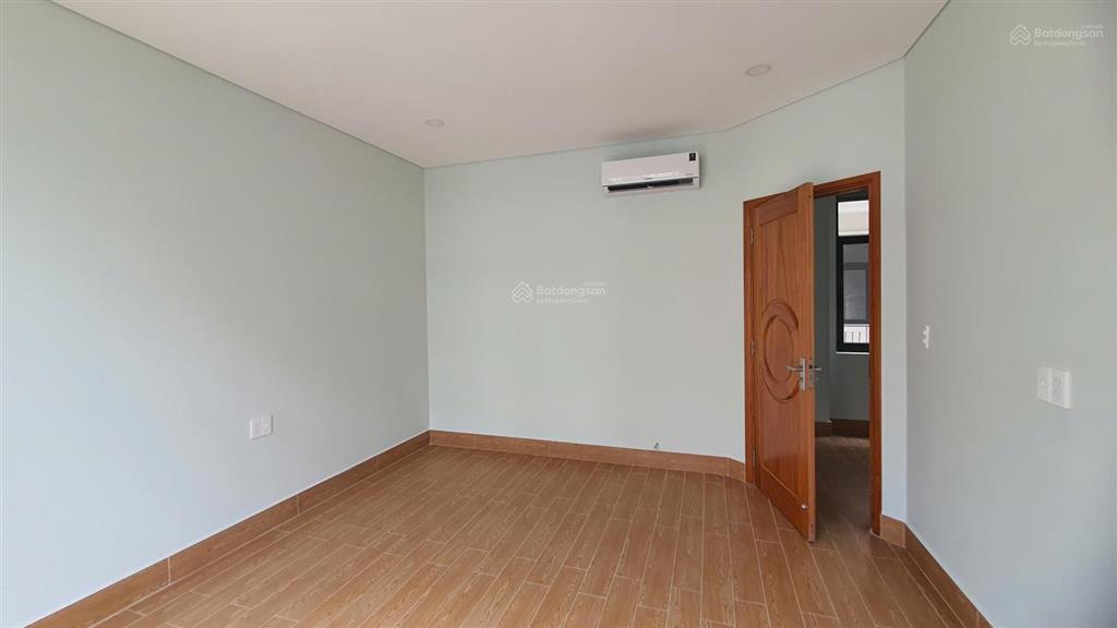 Nhà mới giá tốt, hoàn thiện cao cấp dtxd đến 279m2, có máy lạnh, bếp. giá tốt nhất