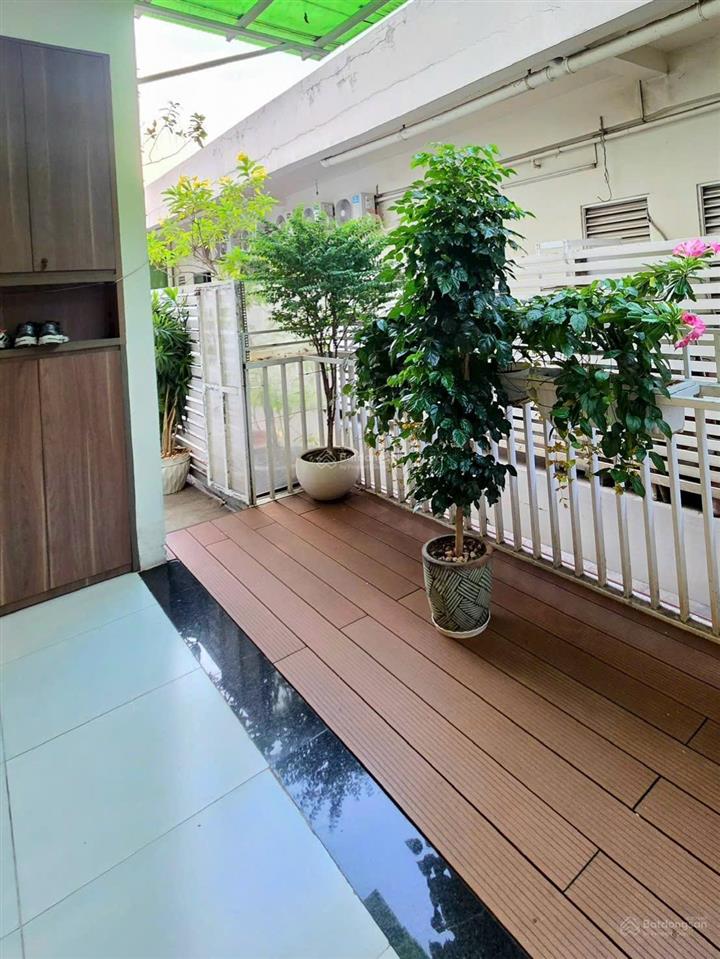 Bán cc tại chung cư bộ công an, 8,9 tỷ, 134m2, view đẹp, giá ưu đãi sân vườn