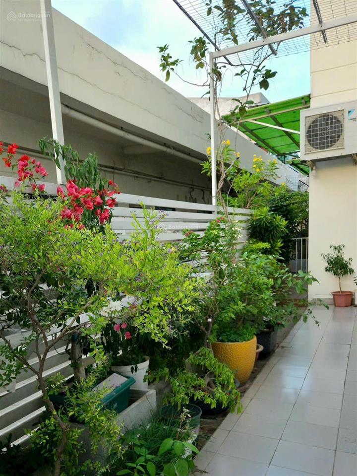 Bán cc tại chung cư bộ công an, 8,9 tỷ, 134m2, view đẹp, giá ưu đãi sân vườn