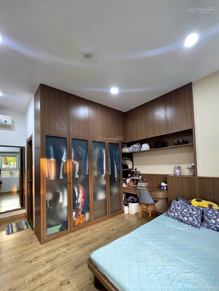 Bán cc tại chung cư bộ công an, 8,9 tỷ, 134m2, view đẹp, giá ưu đãi sân vườn