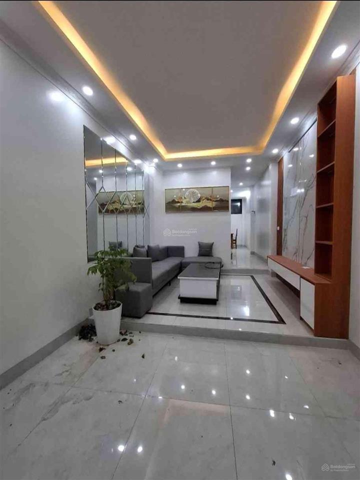 Nhà đẹp không tì vết
#tôhiệuhàđông  mặt ngõ thông  ngõ 3 gác tránh  vài bước ra phố 