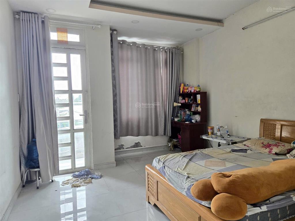 Bán nhà hẻm 6m ngay aeon đường số 8 dt 4m x 16m đúc 3 lầu 4 pn, 4 wc, nhà đúc chắc chắn vào ở liền