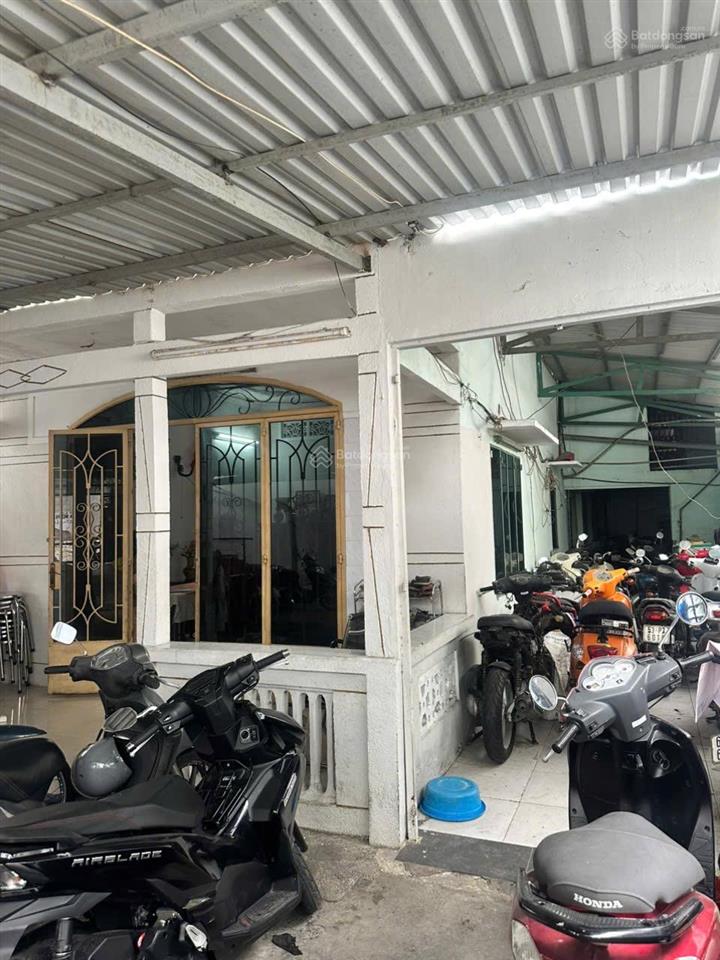 Bán nhà mt phan thị hành tân phú dt 4m x 17.5m nở hậu 6.1m công nhận đủ 90m2 nhà c4 cũ giá 8.6 tỷ