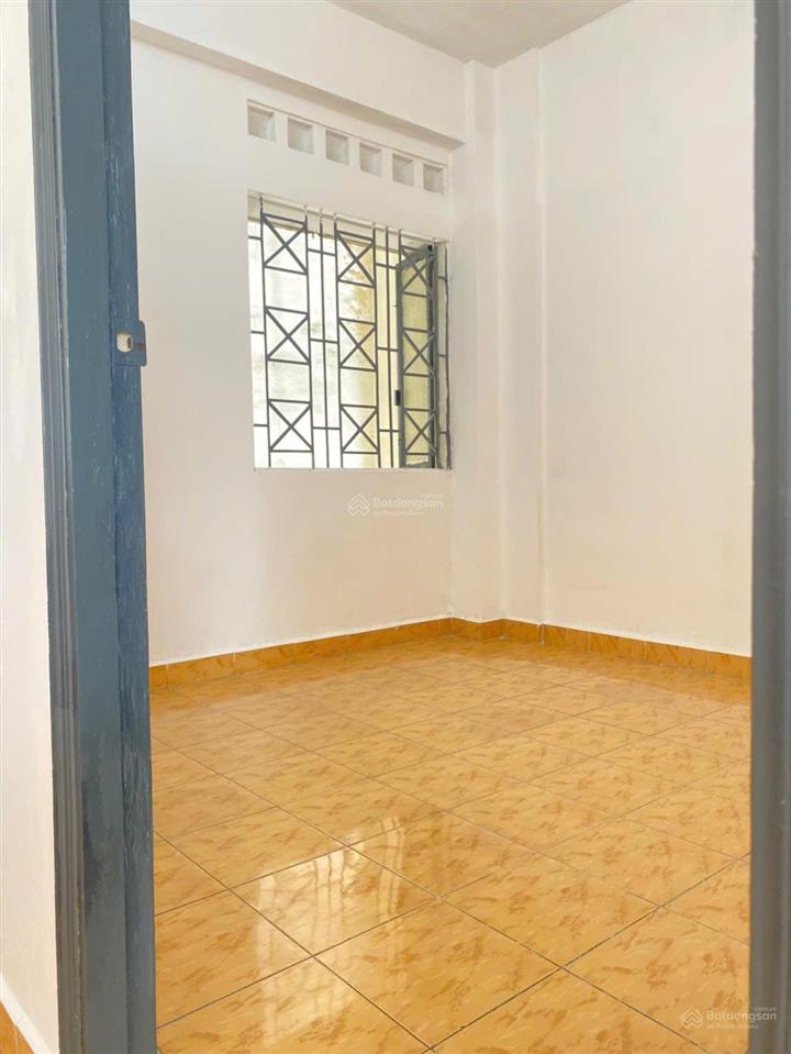 Bán chung cư lầu 3, hẻm 63 gò dầu , 58m2 có thang máy, ko phí quản lý , giá 2.67 tỷ bớt lộc