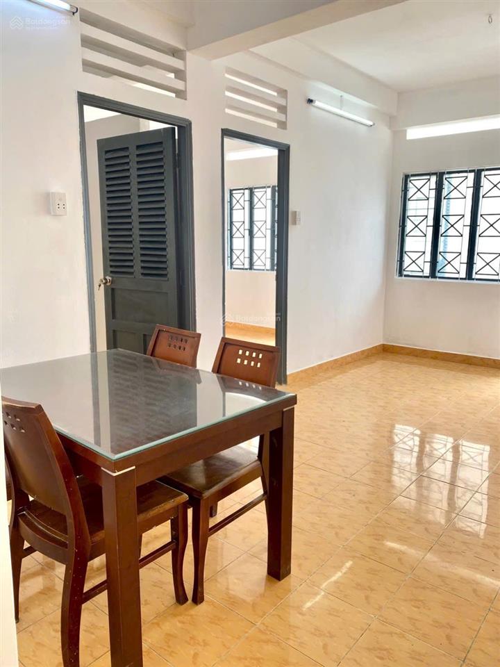 Bán chung cư lầu 3, hẻm 63 gò dầu , 58m2 có thang máy, ko phí quản lý , giá 2.67 tỷ bớt lộc