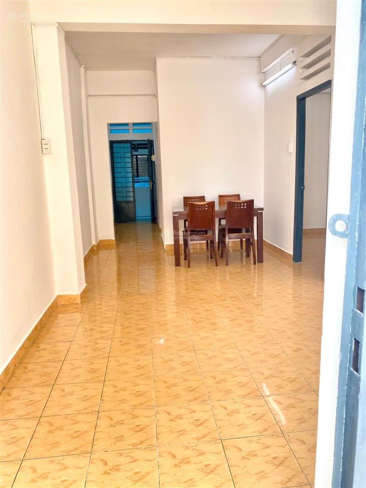 Bán chung cư lầu 3, hẻm 63 gò dầu , 58m2 có thang máy, ko phí quản lý , giá 2.67 tỷ bớt lộc