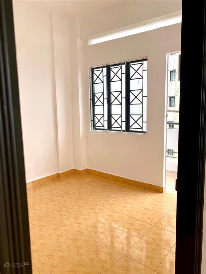 Bán chung cư lầu 3, hẻm 63 gò dầu , 58m2 có thang máy, ko phí quản lý , giá 2.67 tỷ bớt lộc