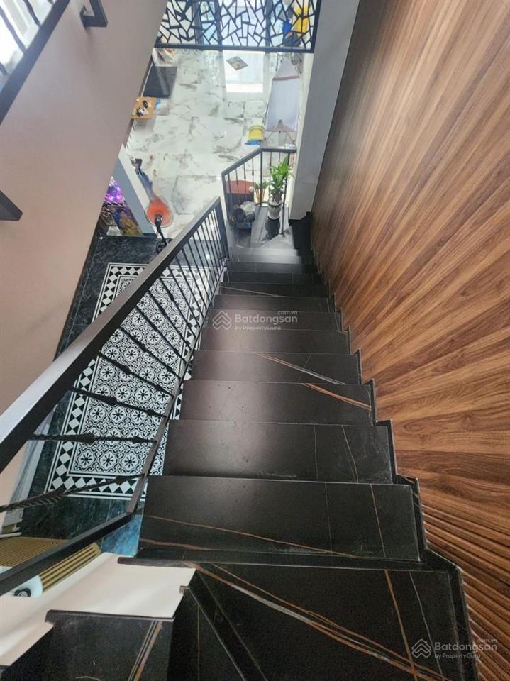 "dương quảng hàm" hẻm xe hơi 47m2, 4 phòng, gần phạm văn đồng