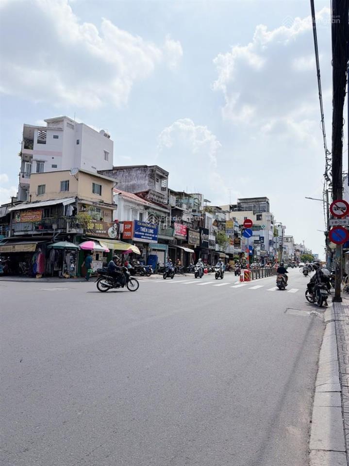 "hot" quận 3, diện tích 45m2, cách mạng tháng tám