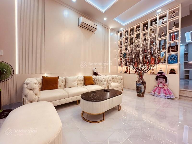 "hiếm" nhà 5 tầng diện tích 60m2, hẻm xe hơi, gần phạm văn đồng