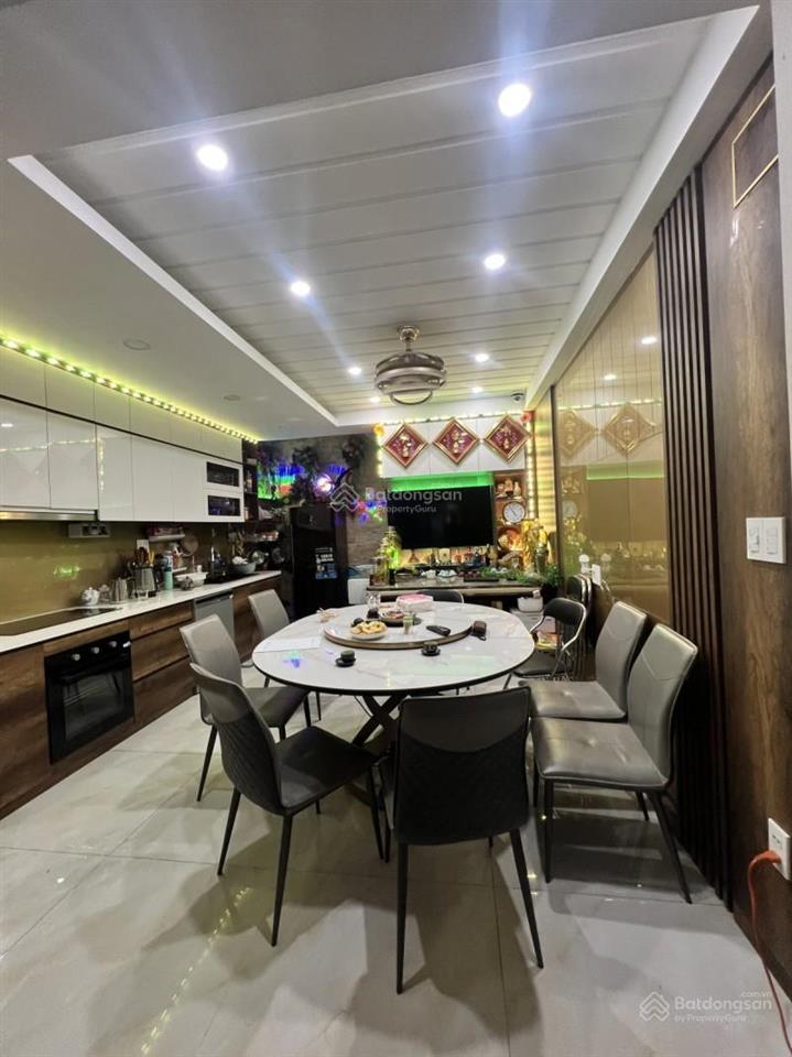 "hot" nhà đẹp diện tích 60m2, ngang 4.3m, ô tô vô nhà, gần phạm văn đồng