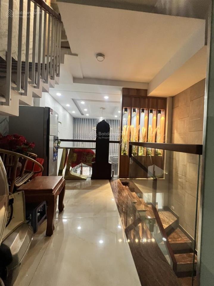 "hot" nhà đẹp diện tích 60m2, ngang 4.3m, ô tô vô nhà, gần phạm văn đồng