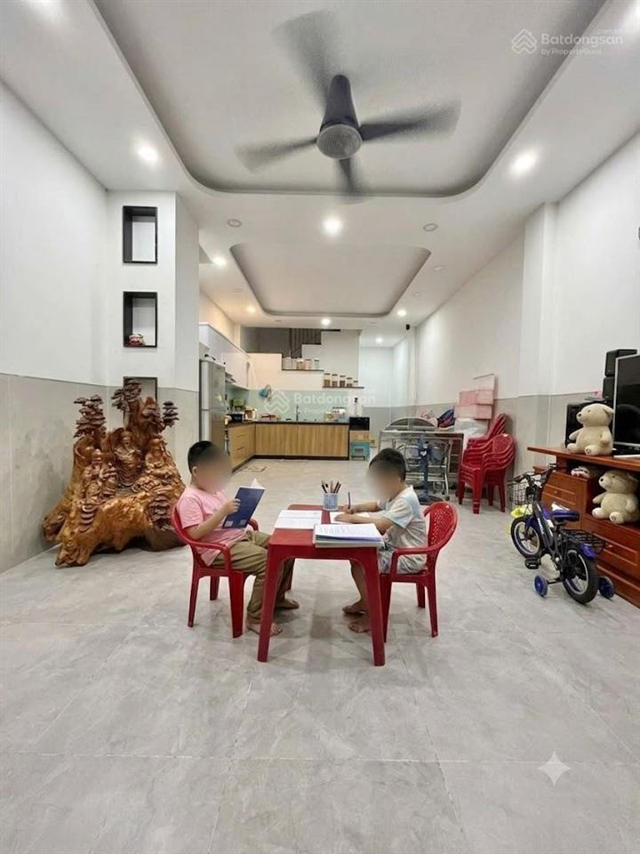 Dương quảng hàm, diện tích 52m2, ngang hiếm 4.3m, ô tô vô nhà, gần phạm văn đồng