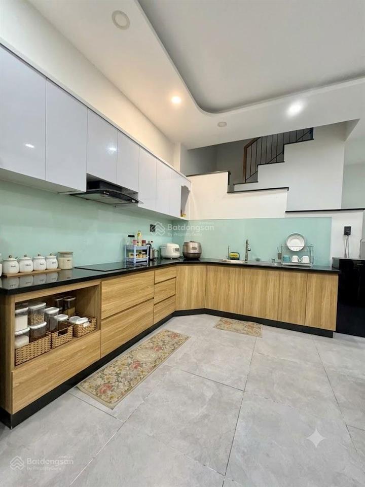 Dương quảng hàm, diện tích 52m2, ngang hiếm 4.3m, ô tô vô nhà, gần phạm văn đồng