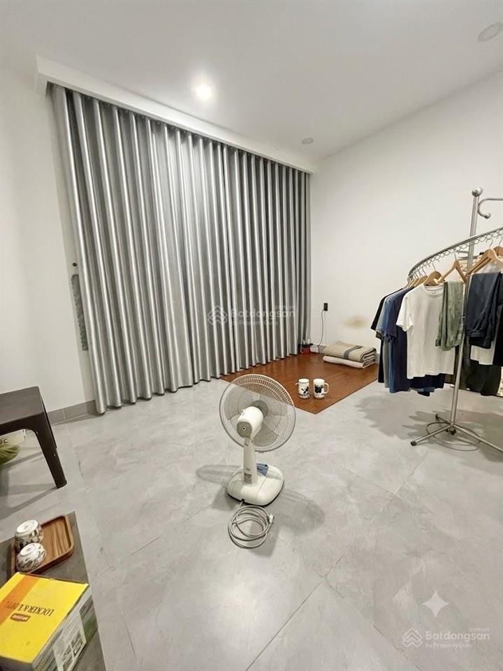 Dương quảng hàm, diện tích 52m2, ngang hiếm 4.3m, ô tô vô nhà, gần phạm văn đồng