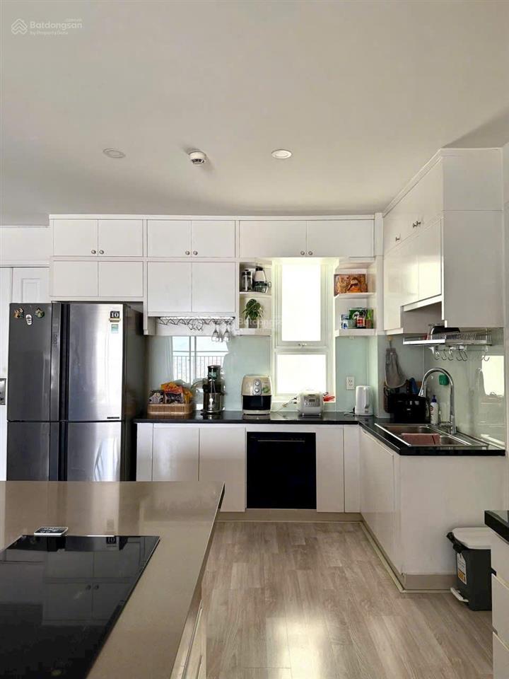 Bán căn góc chung cư 155 nguyễn chí thanh, 4 tỷ, 2pn,2wc,68m2. sẵn sổ.