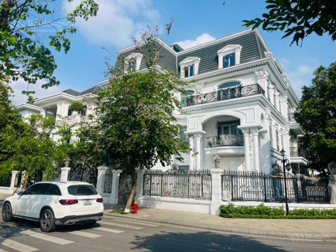 Chính chủ đi nước ngoài bán gấp căn liền kề vinhomes green bay 112m2, đầy đủ nội thất vào ở luôn.