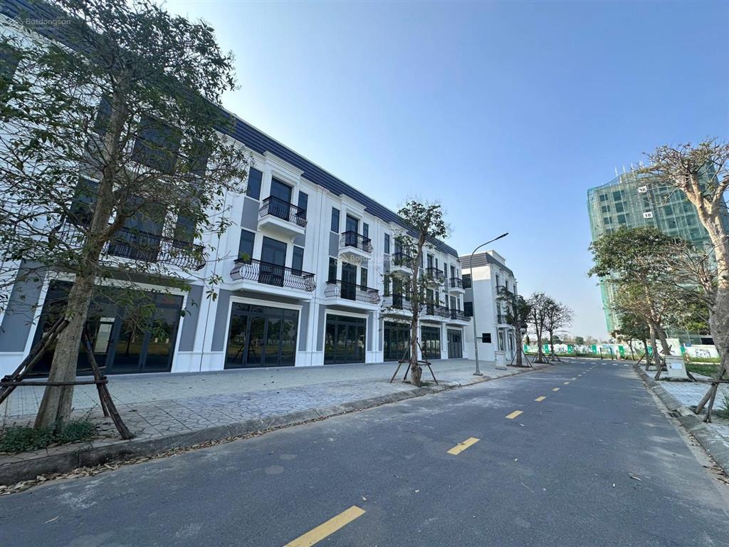 Bán nhà 3 tầng tại khu đô thị sinh thái ven sông sài gòn cách trung tâm 1km 100m2, 4,23 tỷ vnd