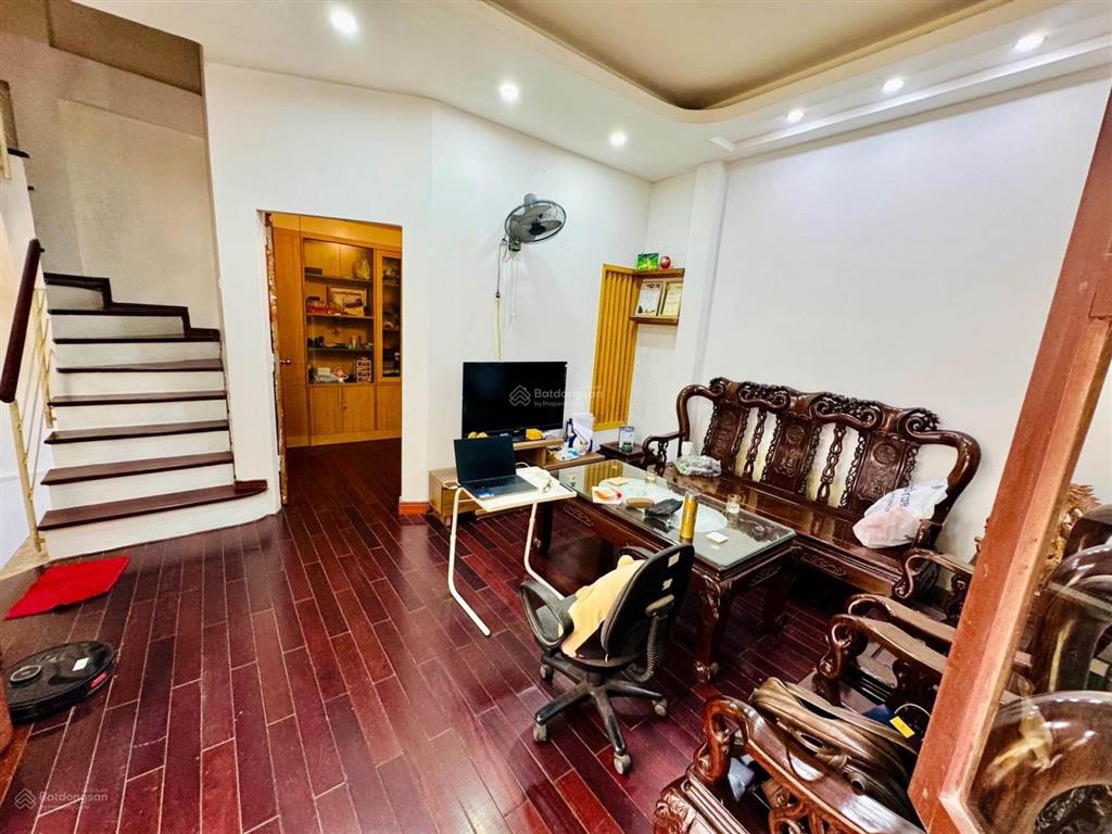 Chính chủ gửi bán căn góc 3 thoáng 53m, mặt tiền 6,8m ngõ thông gần đsq hàn quốc giá 14.x tỷ