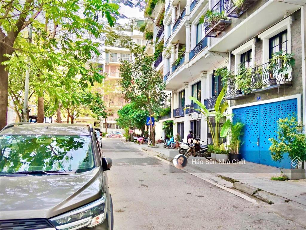 Bán mảnh đất siêu đẹp tại xuân đỉnh, 18,5 tỷ, 70 m2, mặt tiền 5.9 m, ngõ thông rộng, cách phố 50 m