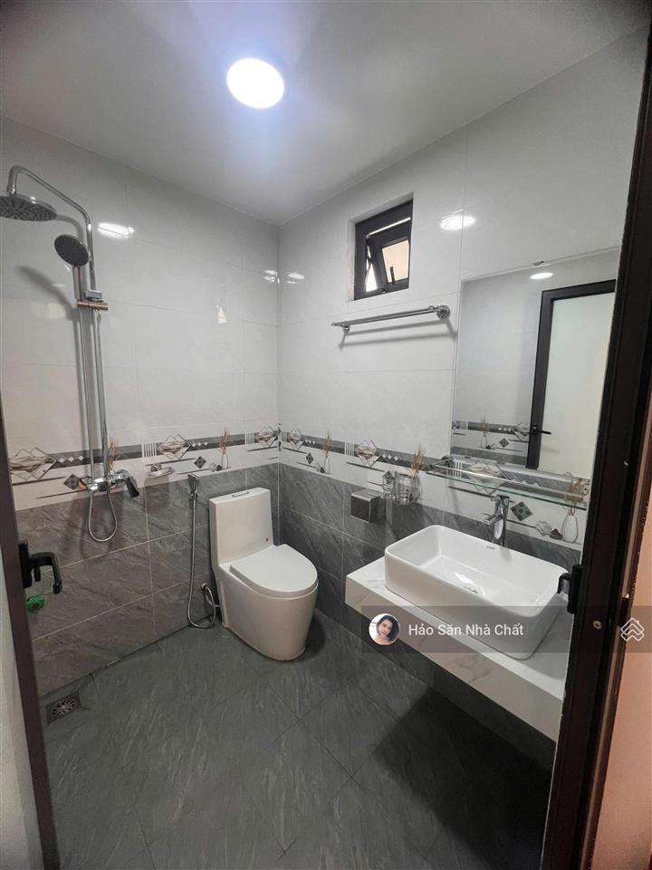 Bán nhà 7 tầng có thang máy mới xây tại xuân đỉnh, 15,8 tỷ, 45 m2, hàng hiếm bay nhanh