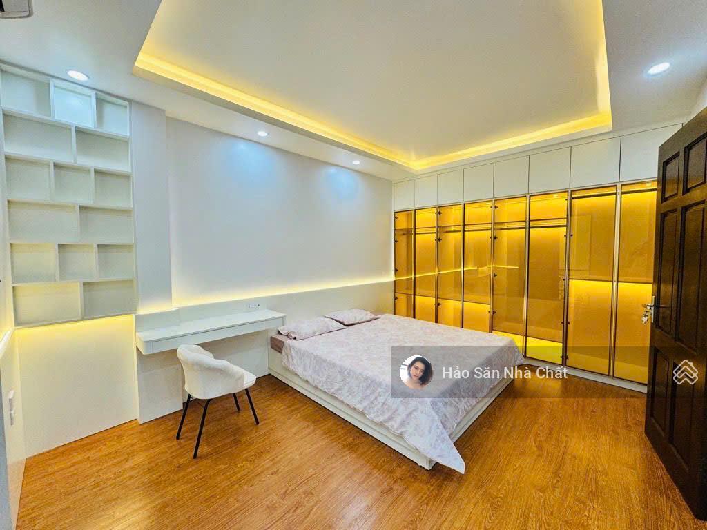 Bán nhà 7 tầng có thang máy mới xây tại xuân đỉnh, 15,8 tỷ, 45 m2, hàng hiếm bay nhanh
