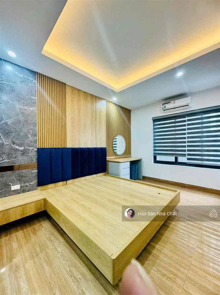 Bay nhanh! nhà mới xây 5 tầng  full nội thất  ở ngay  bãi đỗ xe 50m  chỉ 8,8 tỷ