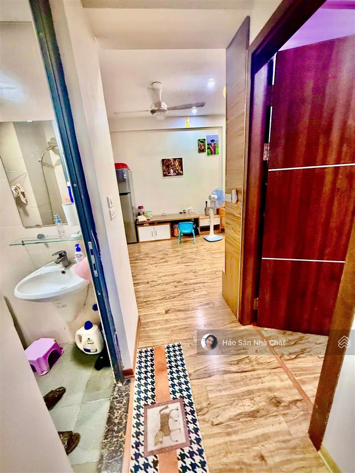 Chính chủ gửi bán căn hộ c2  vị trí đẹp  sổ đỏ trao tay  5,6 tỷ