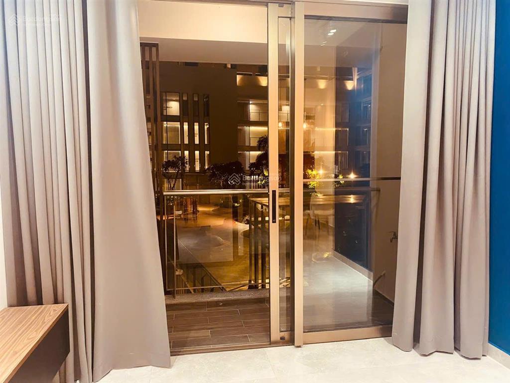 Giảm ngay 5 triệu cho khách thuê ở liền  căn hộ 2pn midtown giá chỉ 35tr