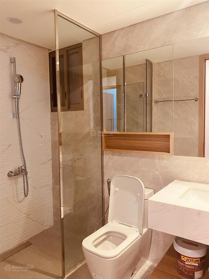 Giảm ngay 5 triệu cho khách thuê ở liền  căn hộ 2pn midtown giá chỉ 35tr