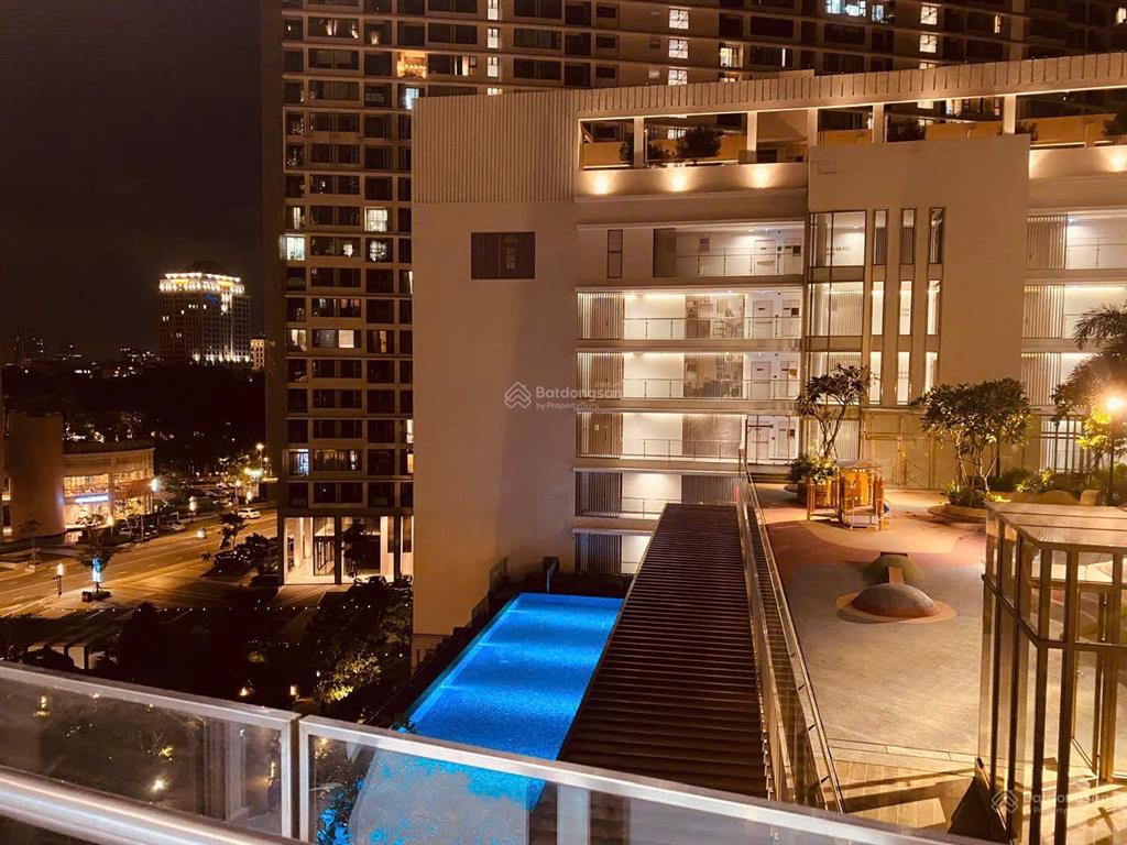 Giảm ngay 5 triệu cho khách thuê ở liền  căn hộ 2pn midtown giá chỉ 35tr
