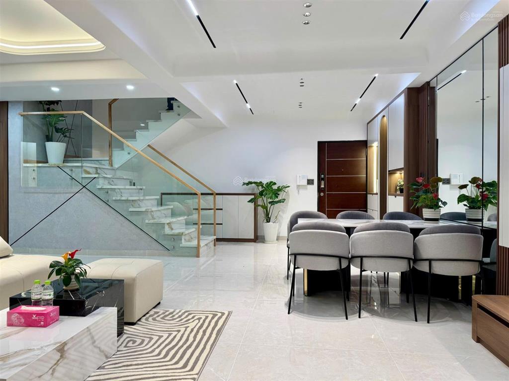 Sở hữu ngay siêu phẩm penthouse 5pn chỉ 100tr/tháng ngay tại phú mỹ hưng