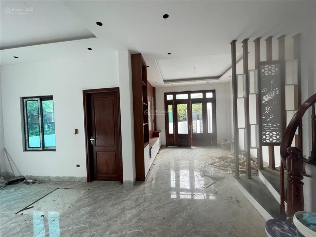 Nhà 4 tầng độc lập  3 thoáng  song phương, hoài đức